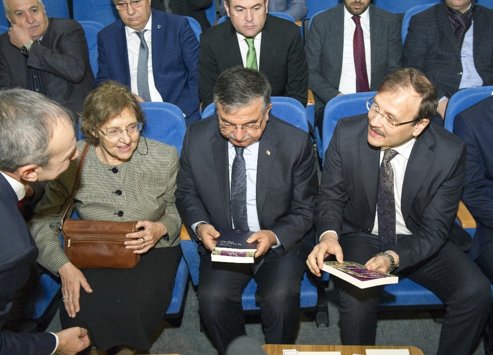 Eski Milli Eğitim Bakanı Tevfik İleri vefatının 56. yılında anıldı