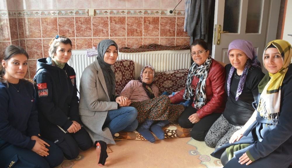 Torbalı’da evde bakım yüzlerce kişiye ulaştı