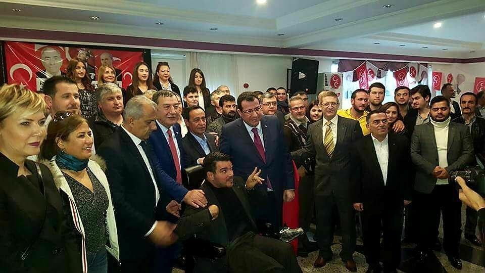 İzmir’de bin 200 kişi MHP’ye katıldı