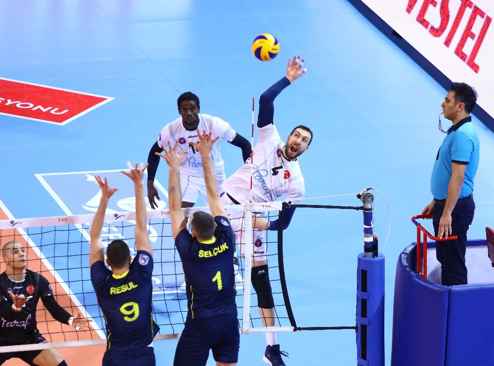 Voleybol Efeler Ligi: Halkbank: 3 - Fenerbahçe: 0