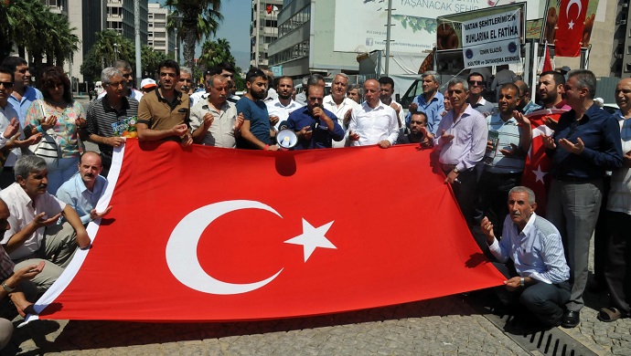 İZMİR’DEKİ ELAZIĞLILARDAN TERÖRE LANET