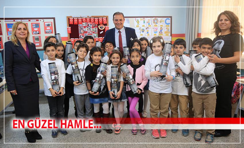 Gaziemir’de 45 okula 2 bin 500 satranç takımı dağıtıldı