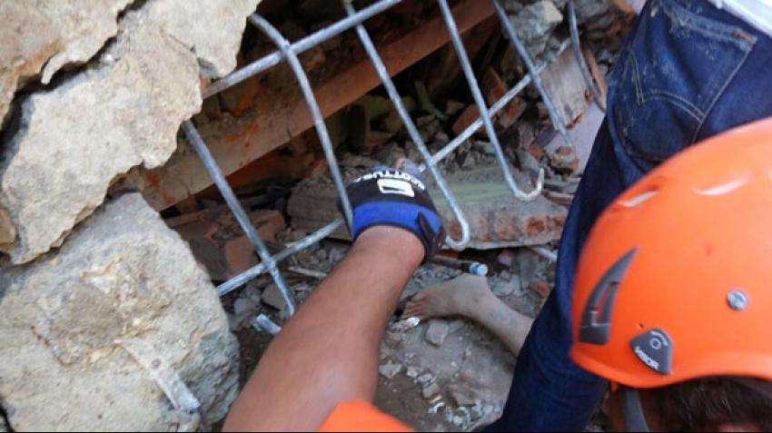 ENDONEZYA'DA 6.5 BÜYÜKLÜĞÜNDE DEPREM