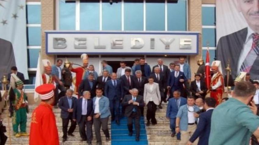 ERZİNCAN'DA İZMİR MARŞI İLE KARŞILANDI