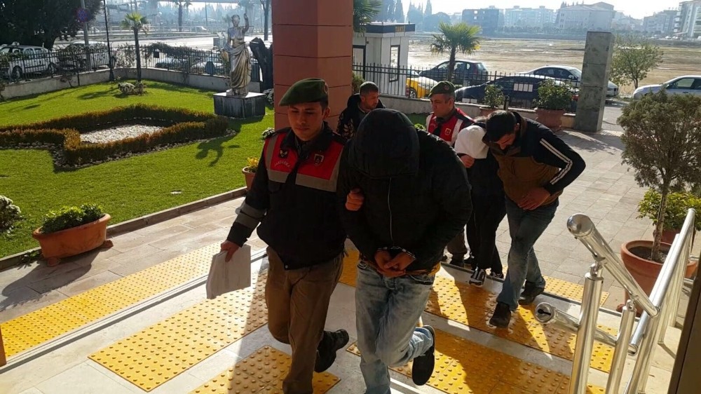 Jandarmadan torbacılara operasyon: 5 gözaltı