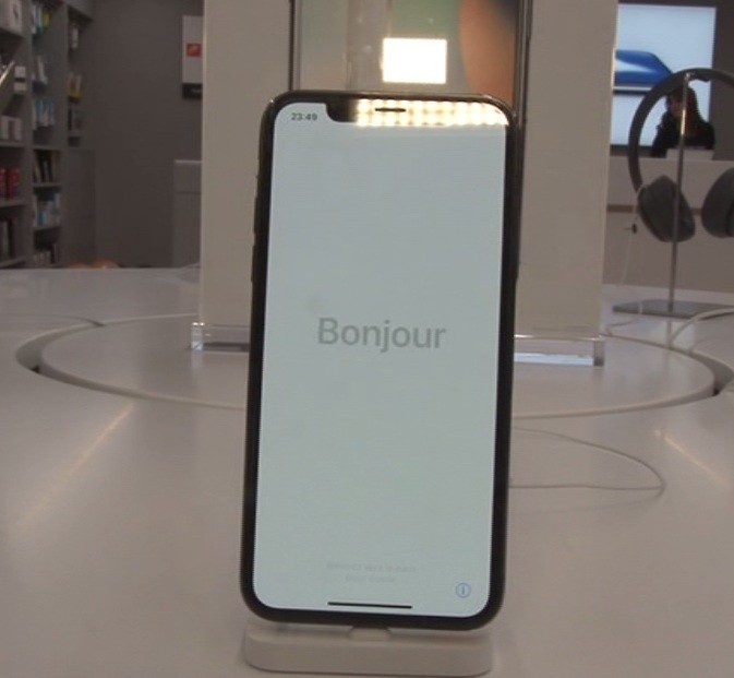Ankara’da gece yarısı iPhone X çılgınlığı