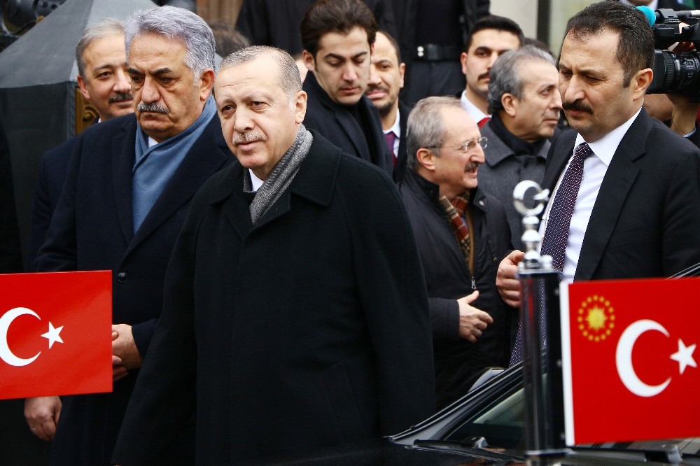 Vatandaşlardan Cumhurbaşkanı Erdoğan’a sevgi gösterisi