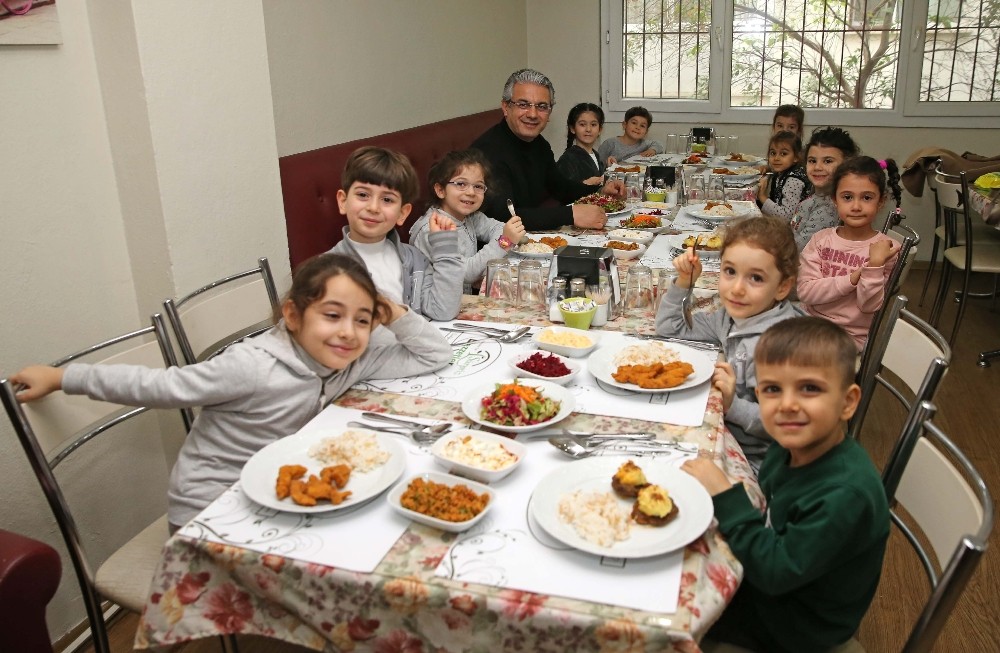 En çok atık pili minikler topladı