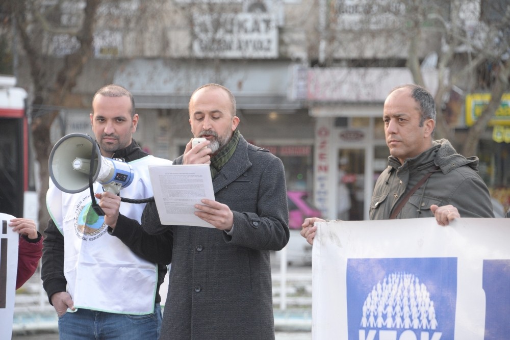 Bergama’da OHAL ve KHK tepkisi