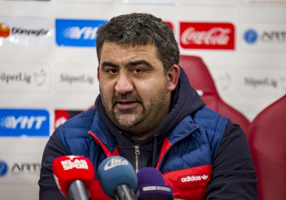 Ümit Özat:
