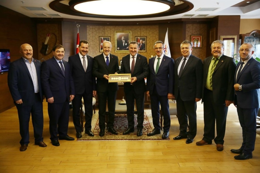 Yağlı güreş dünyaya açılıyor