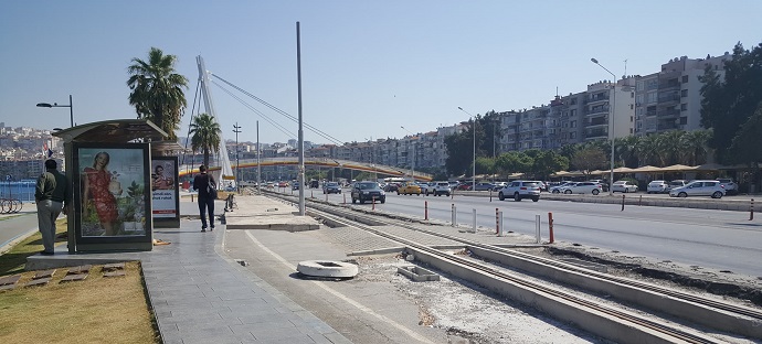İZMİR'İN 3 MİLYON LİRASI ÇÖPE GİTTİ!