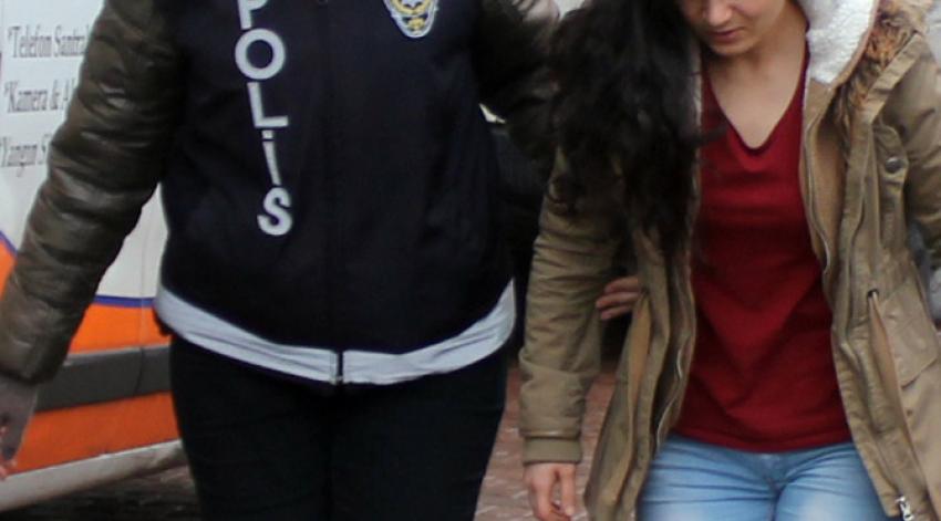 İZMİR'DE ASKER EŞLERİNE GÖZALTI