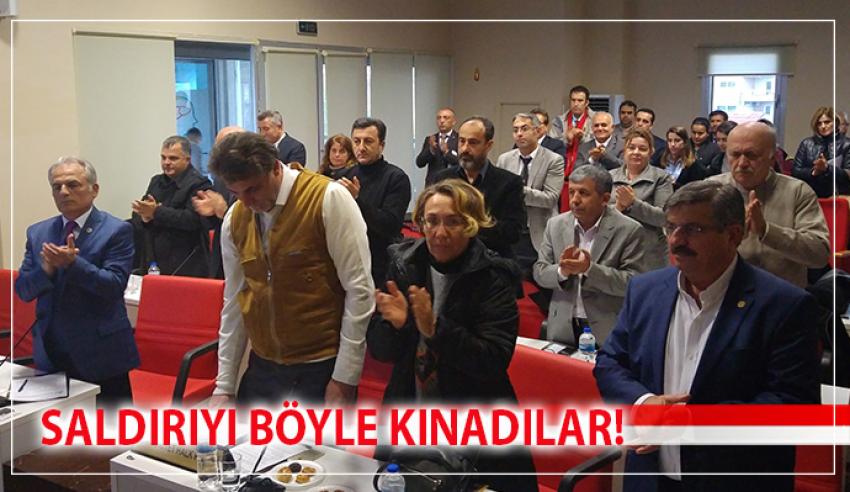 GÜZELBAHÇE MECLİSİ'NDE ALKIŞLI PROTESTO
