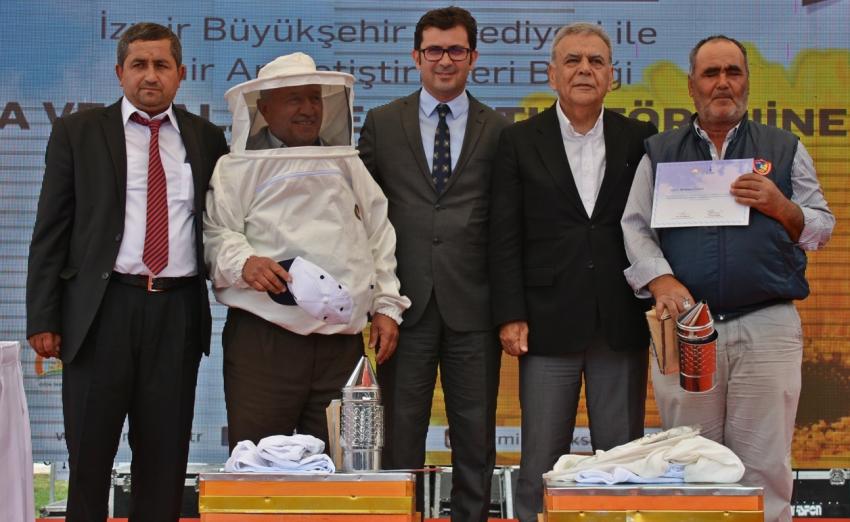 İZMİR BALINI MARKA HALİNE GETİRMEK İSTİYORUZ