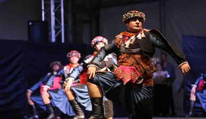 HALK OYUNLARINDA ŞAMPİYON YİNE ‘BAYRAKLI’