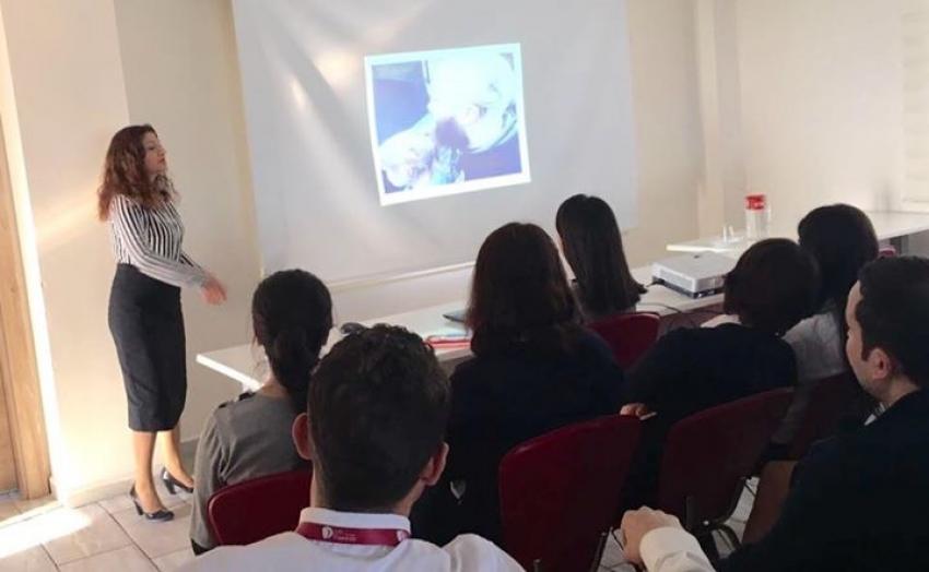 HASTANE PERSONELİNE BEDEN DİLİ EĞİTİMİ 