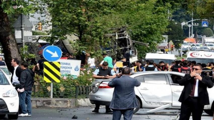 İZMİR'DEN İSTANBUL'DAKİ SALDIRIYA LANET YAĞDI!
