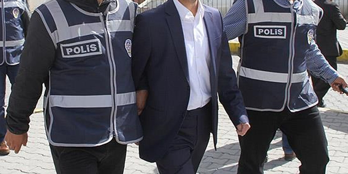 İzmir’de FETÖ/PDY mensubu 5 kişi tutuklandı