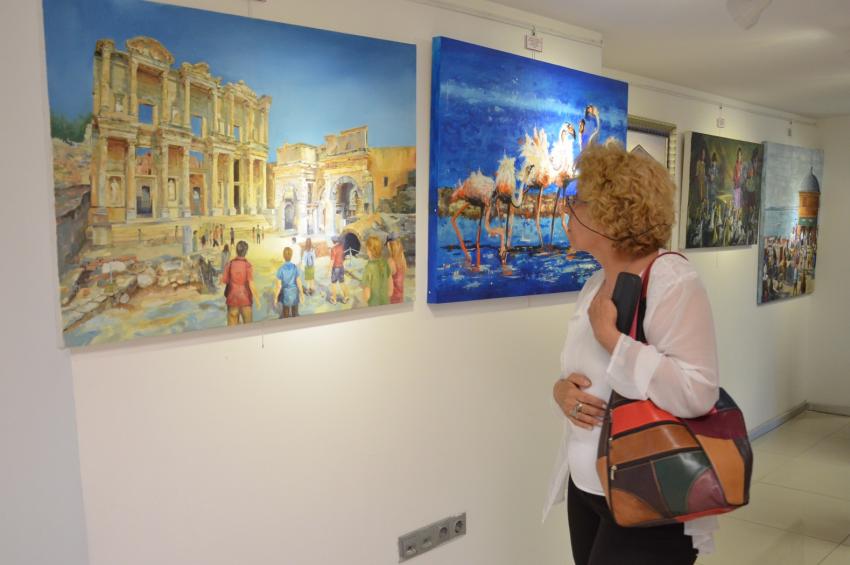 İZMİR'İN RENKLERİ ÖDÜLLERİYLE BULUŞTU