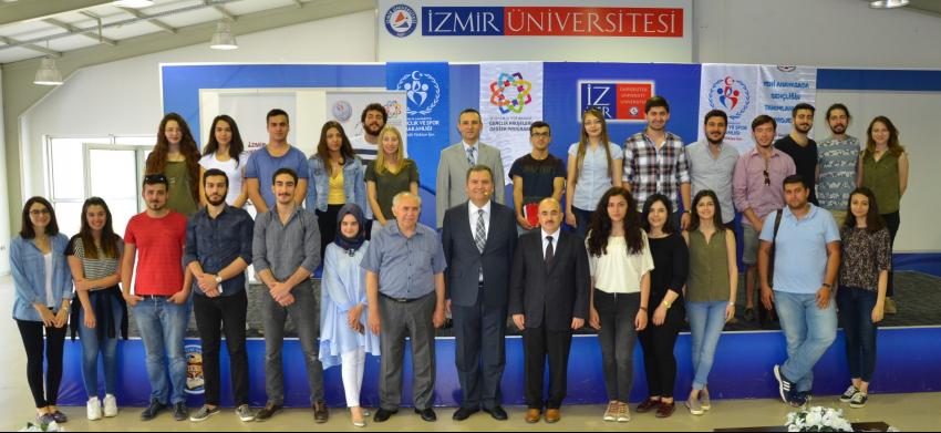 YENİ ANAYASA GENÇLERE ÜCRETSİZ İNTERNET FIRSATI YARATABİLİR Mİ?