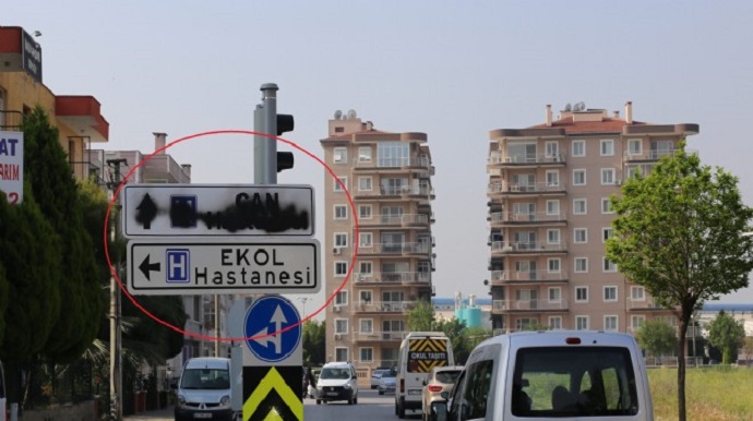 Kendi hastanesinin tabelasını yaktırmış!
