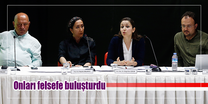 Felsefe Günleri’ne İzmirlilerden yoğun ilgi