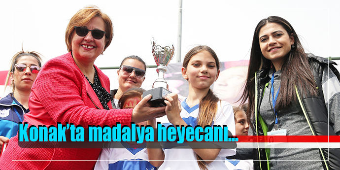 Minik sporcuların madalya sevinci