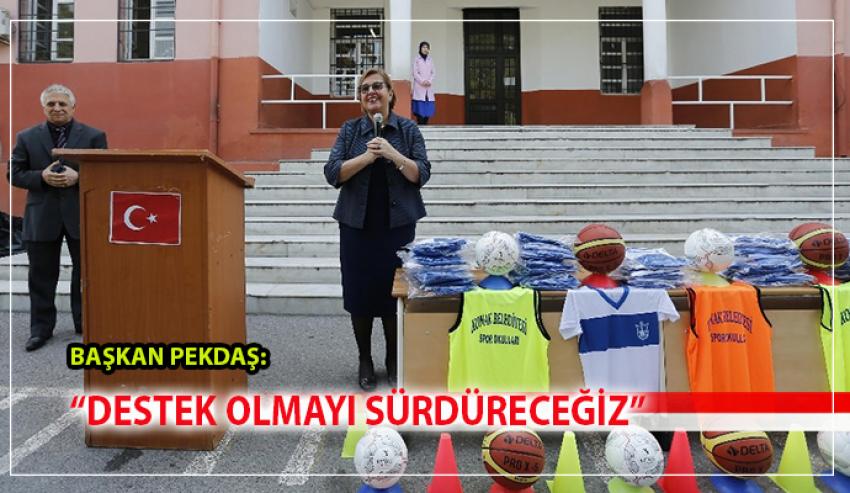 KONAK'TA 4 BİN 200 ÖĞRENCİYE MALZEME YARDIMI