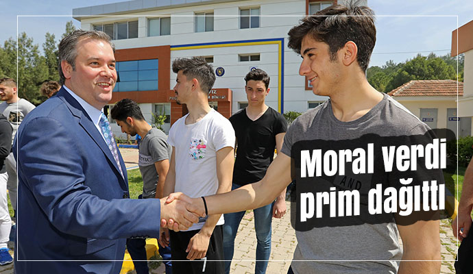 Başkan Piriştina futbolculara moral verdi, prim dağıttı