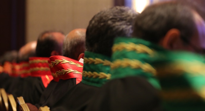 Manisa’da 4 yargı mensubu gözaltına alındı