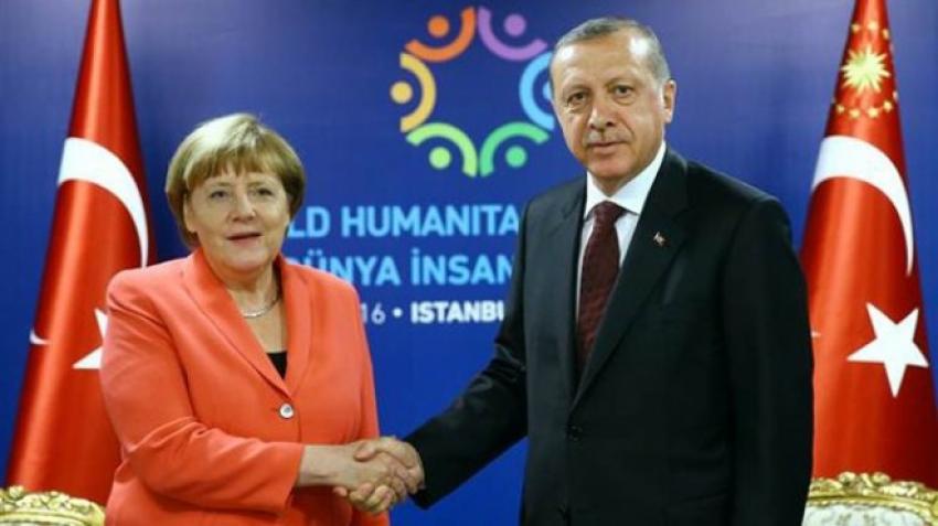 MERKEL: ''TÜRKİYE'DE GÜÇLÜ BİR PARLAMENTOYA İHTİYAÇ VAR''