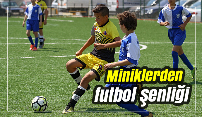 Miniklerden futbol şenliği
