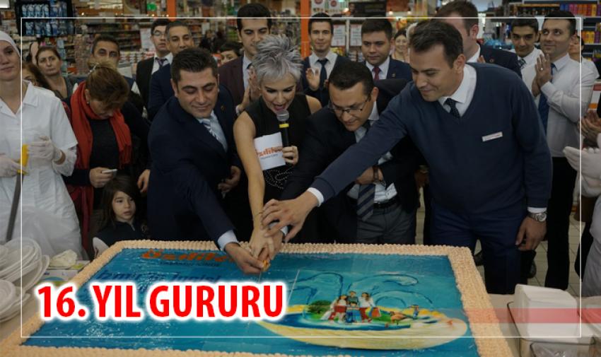 ÖZDİLEK İZMİR AVM 16. YILINI KUTLAMANIN GURURUNU YAŞIYOR