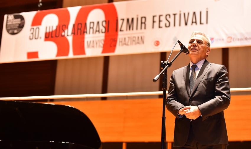 ULUSLARARASI İZMİR FESTİVALİ BAŞLADI