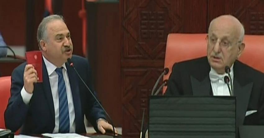 TBMM GENEL KURULU'NDA LAİKLİK PROTESTOSU