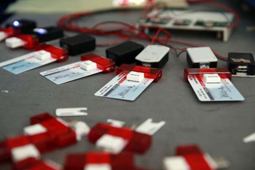 YENİ KİMLİK ALMA HEYECANI İZDİHAM YARATTI