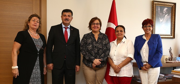 MUHTARLAR ONDAN MEMNUN