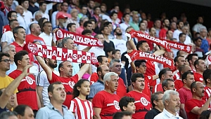 Antalyaspor yönetiminden İzmir marşı tepkisi! Futbolculardan Atatürk’lü paylaşım