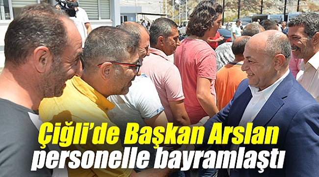 Başkan Arslan personelle bayramlaştı