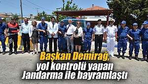 Başkan Demirağ, yol kontrolü yapan Jandarma ile bayramlaştı
