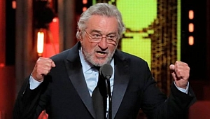 De Niro, Trump'a küfür etti; ayakta alkışlandı