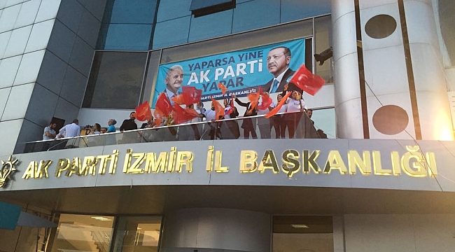 İzmir'de Kutlamalar Başladı!