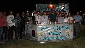 İZMİR MARŞI İLE KARŞILIK BULDU!