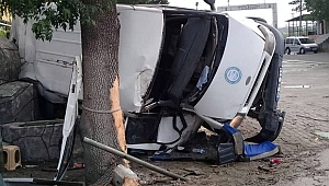 Manisa'da işçileri taşıyan araç devrildi: 20 yaralı