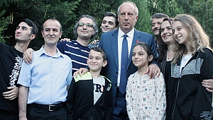 Muharrem İnce bayram namazını köyünde kıldı