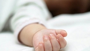 Arabada unutulan 3 aylık bebek sıcaktan öldü