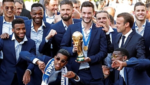 Dünya Kupası'nı kazanan Fransa'ya 'Afrika' göndermesi!