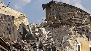 Peş peşe 20 deprem! Onlarca yaralı var