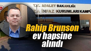 Rahip Brunson ev hapsine alındı